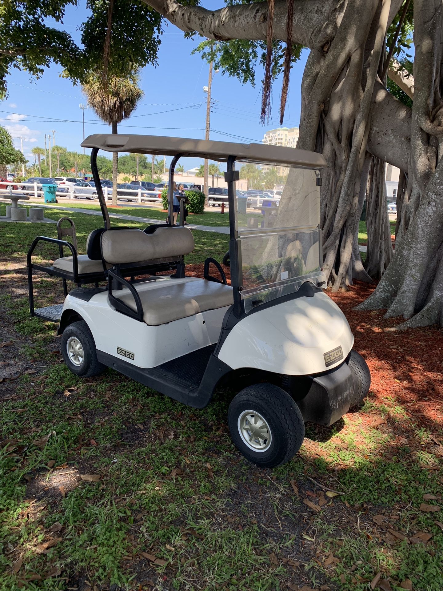 Golf cart