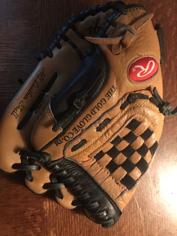 Rawlings Brand ( size 11 1/2 inch ) left hand glove