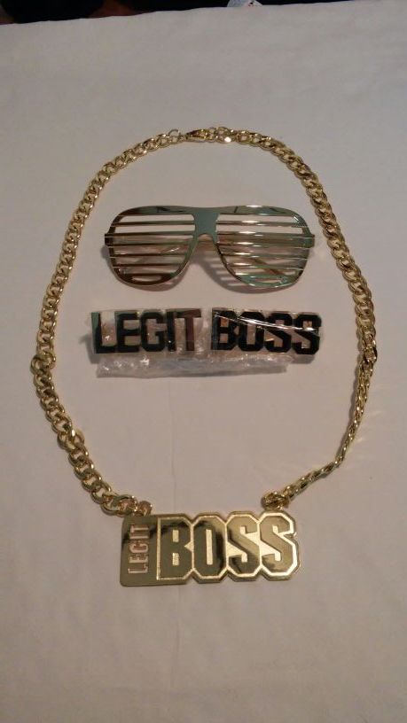 WWE Sasha Banks "Legit Boss" Ring Gear NEW necklace + rings + glasses