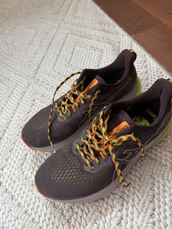 mens sneakers SIZE 12