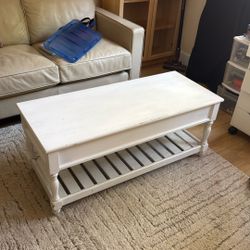 White Wooden Coffee Table W Lots Of Storage 