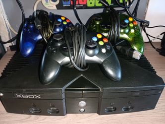 Xbox Original Console Bundle with games (NO TRADES)