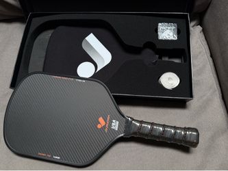 Pickleball paddle