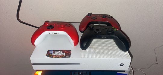 Xbox and controllers
