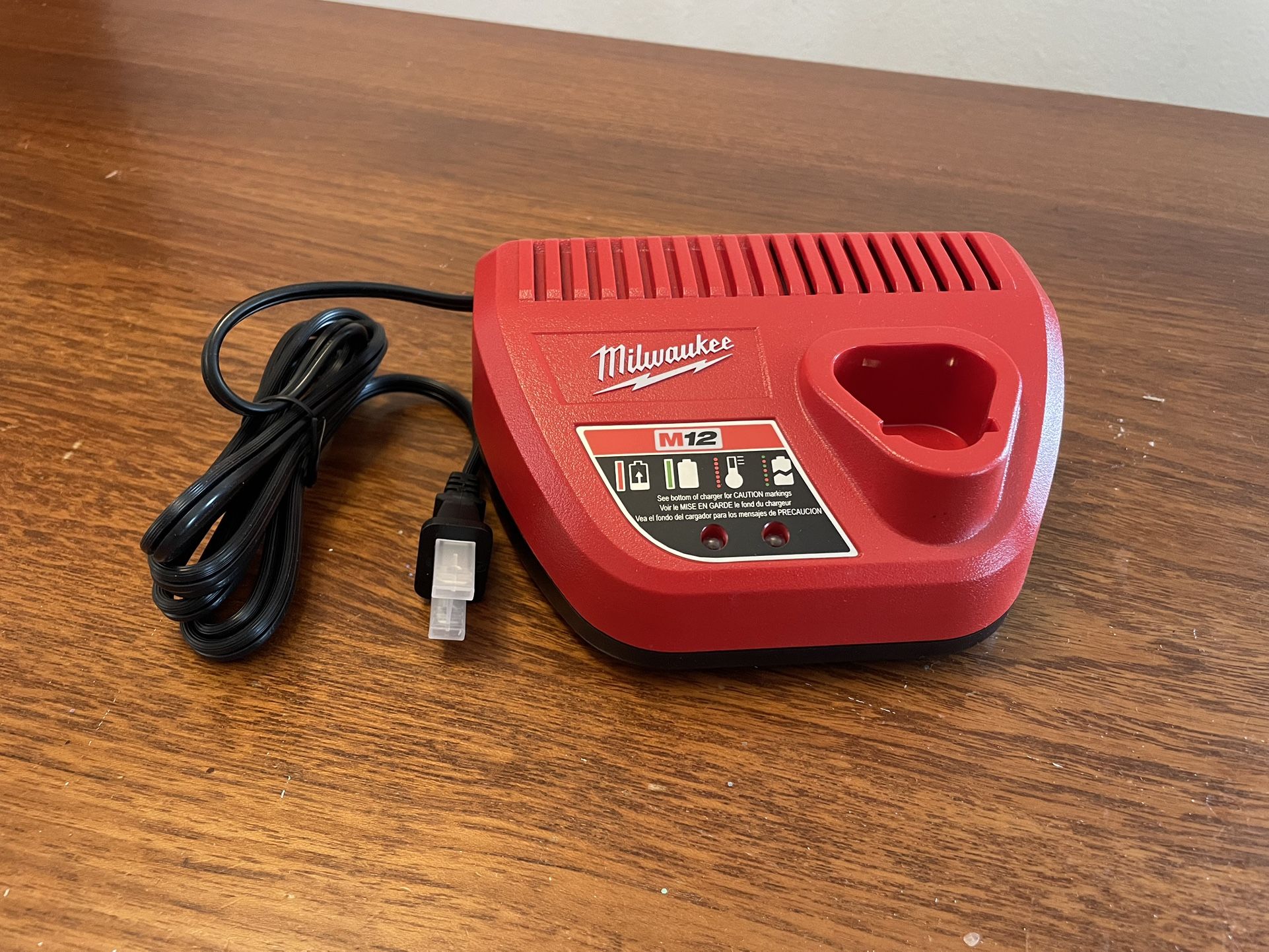 Milwaukee M12 Charger