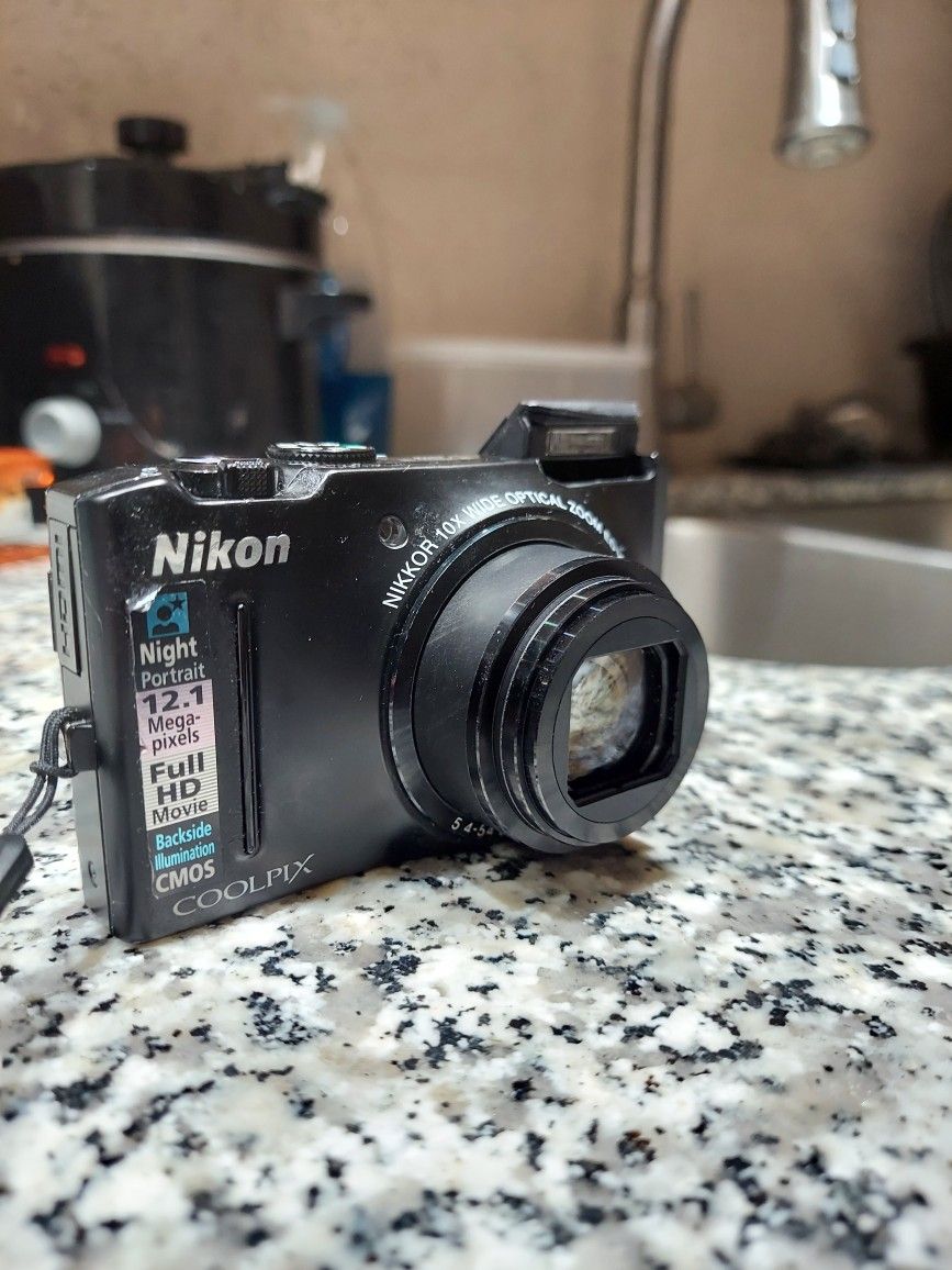 Nikon Coolpix S8100 Camera