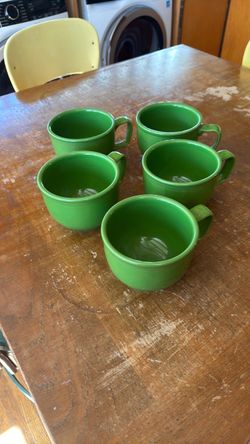 5 Large Green Shamrock Coffee tea mugs retired