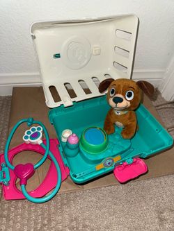 Disney Doc McStuffins Pet Vet On The Go Pet Carrier Doctor Kit Toy Puppy Dog