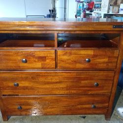 Cedar Lane Dresser