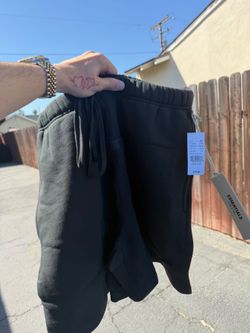 Black Essential short