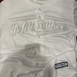 Majestic Milwaukee Baseball Jersey Size Medium Men New No Tags 