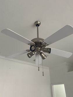 Fan for sale in great shape with remote