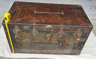 Antique/Vintage 1880's to 1910's Metal Steamer Trunk/Chest - Clean Wood Interior