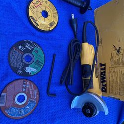 TOOLS DEWALT GRlNDER 4-1/2 New 