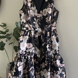 Women’s Eliza J Cocktail Dress - Black With Flowers - Size 2 - Like New