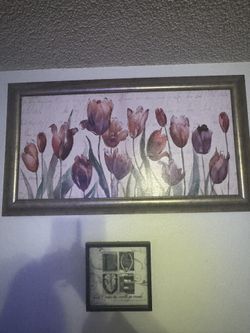 Large Tulip Flower Picture Perfect Condition Pick Up
