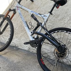 Gravity Mountain Bike 6 ft tall 21”L/XL $500