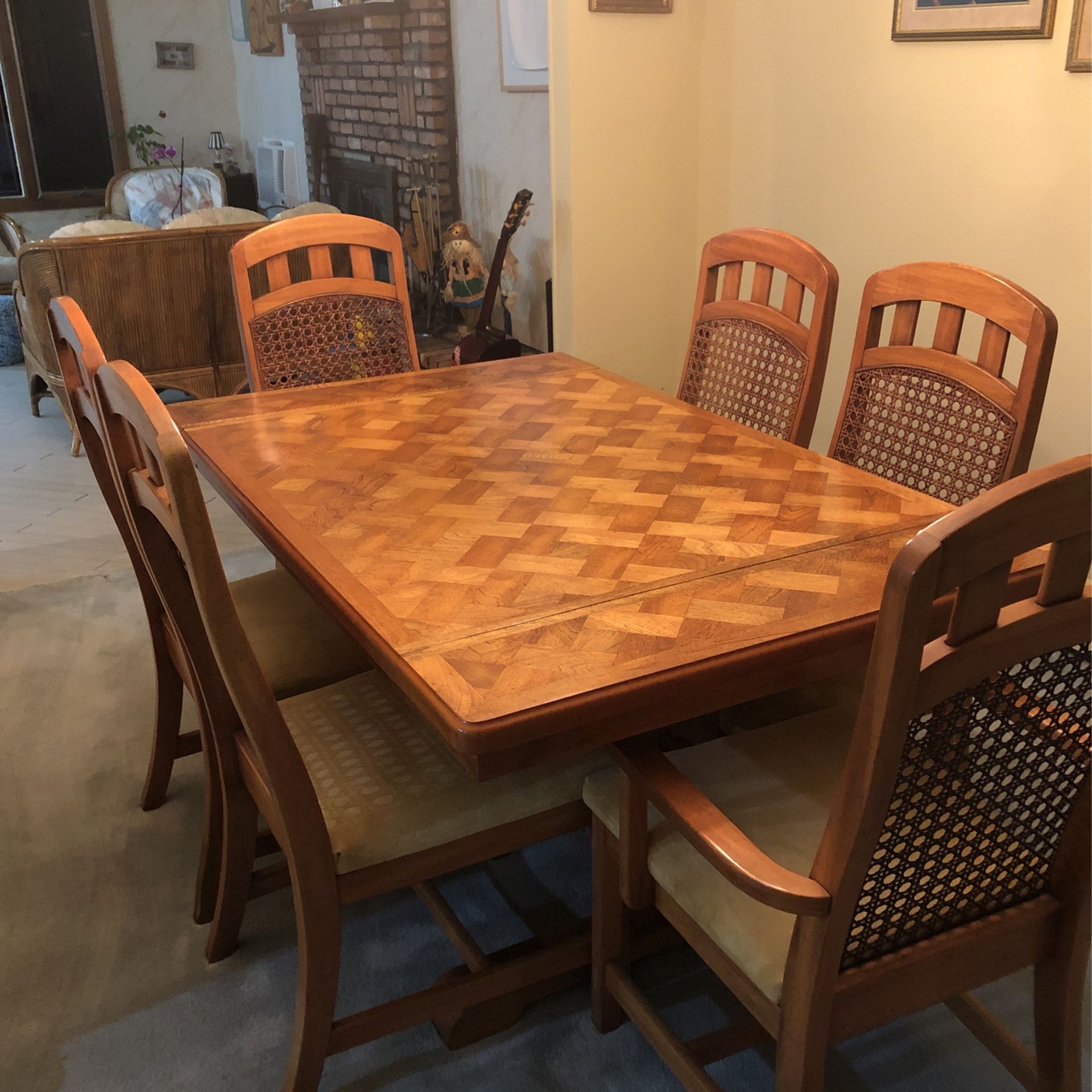 Dining Room Table W/ 6 Chairs 