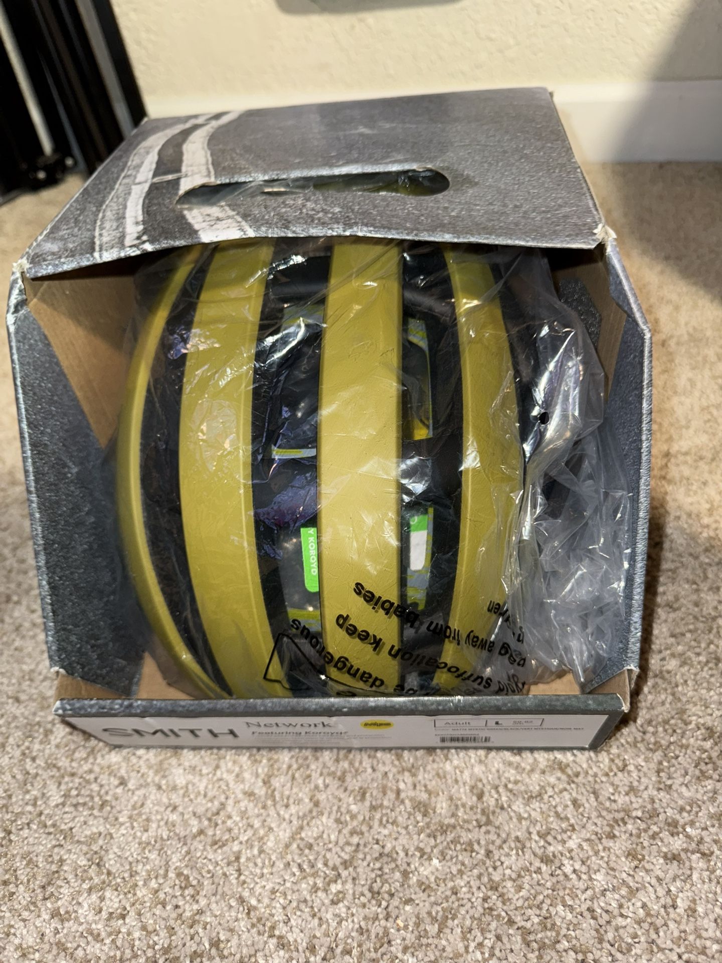 Smith Network helmet with MIPS size large