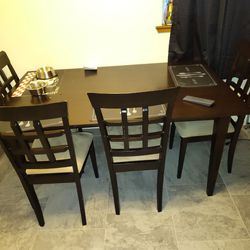 4 Chair And Table 