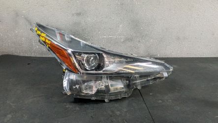 2019-2020-2021-2022 TOYOTA PRIUS RIGHT HEADLIGHT OEM USED #10866