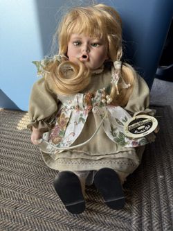 Collectible Memories Christie 16in Porcelain Doll