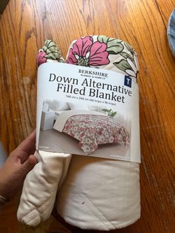 Berkshire down alternative filled blanket