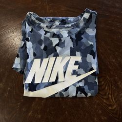 Nike T-shirt