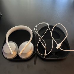 Bose Headphones 700, Noise Cancelling Bluetooth Silver Luxe
