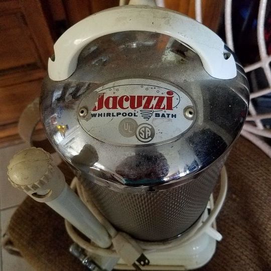 Jacuzzi whirlpool bath