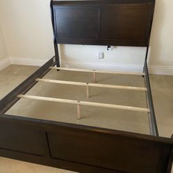 Dark Wood Queen Bedroom Set