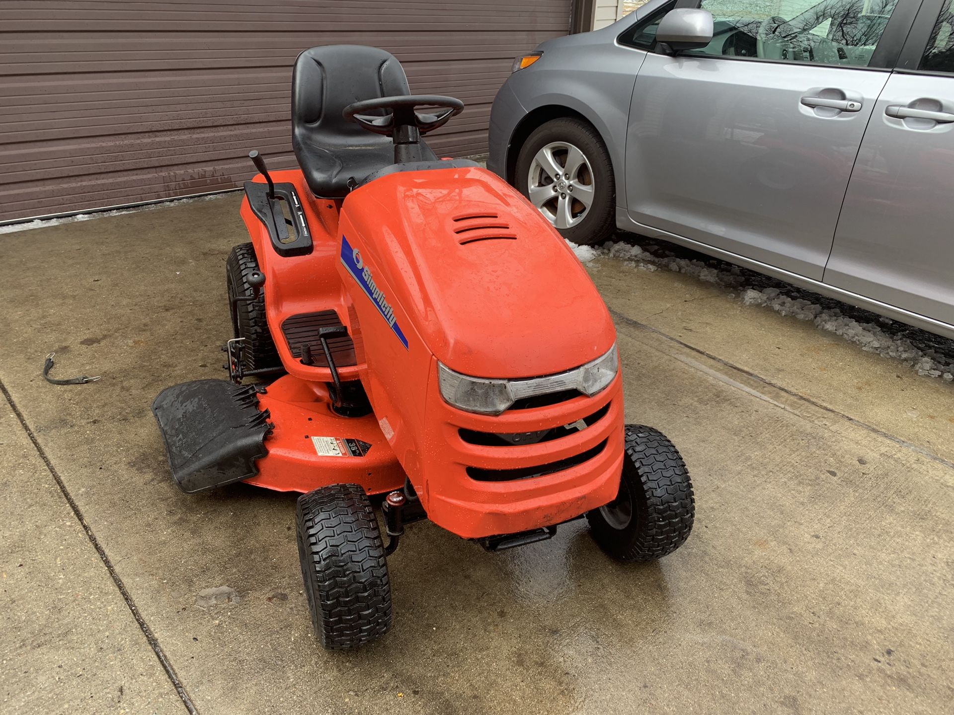 Simplicity regent riding mower 18hp 38 deck run good for Sale in