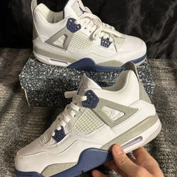 Midnight Navy 4s - Size 11 Men’s Sneakers