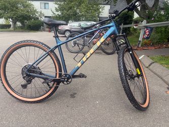 Trek Marlin Gen 5 mountain bike