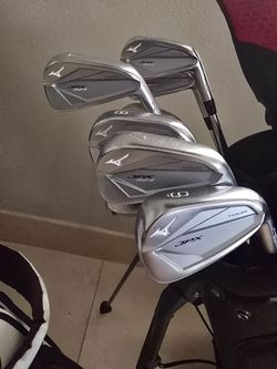 JPX 923 Tour Iron