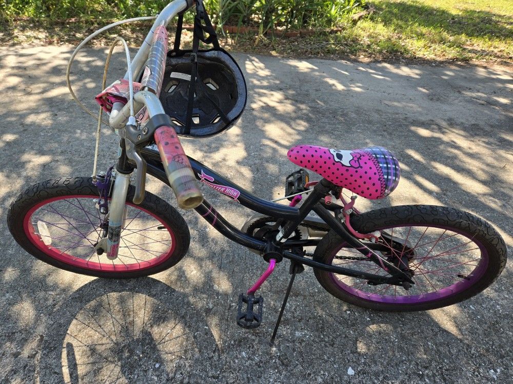 20" Dynacraft Girls BMX Bike, Kids Age 7-14 years with helmet.