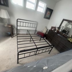 Rot Iron Bed. 