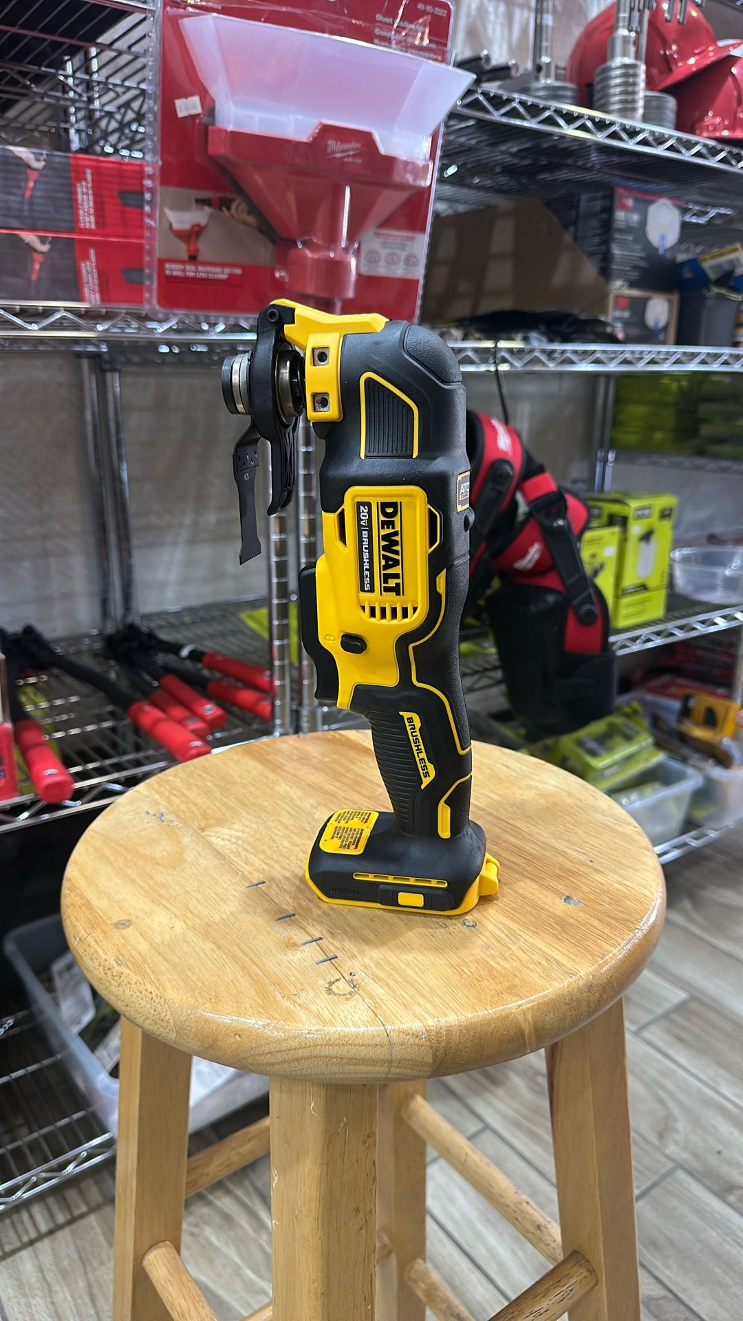DEWALT ATOMIC 20V MAX Lithium-Ion Cordless Oscillating( Tool Only)