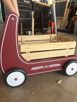 Small Radio flyer wagon