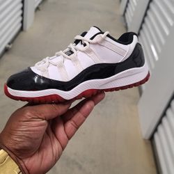 Jordan 11 Retro Low  (CornBred) Youth Size  2.5Y  Pre-owned 