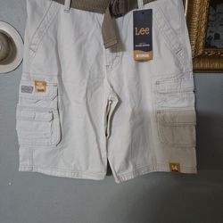 SHORT FOR BOYS  SIZE 14  , I HAVE 2  SAME SIZE 14 . 1 FOR $ 10.00  OR THA 2 FOR $ 15.00  .