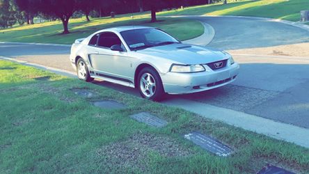 2000 Ford Mustang
