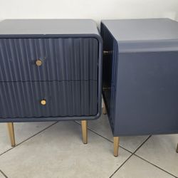 2 Nightstands