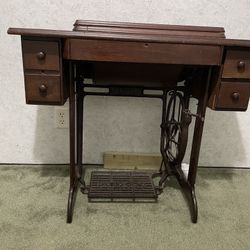 Singer Sewing Machine
