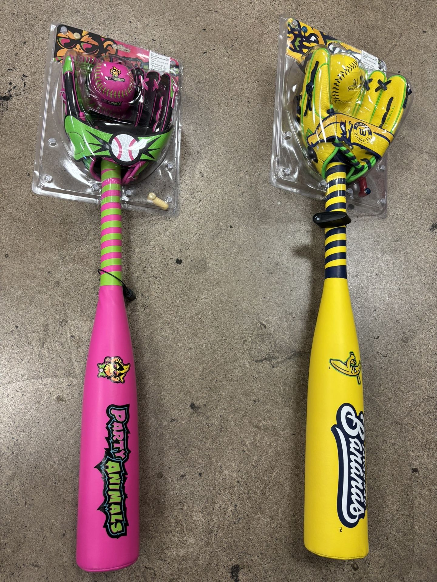 New Wilson 2026 Savannah Banana And Party Animals A200 10” Glove Bat Ball Combo