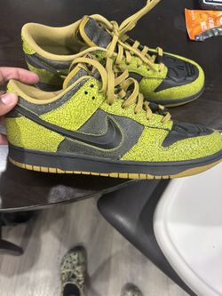 Nike Dunk “Halloween”