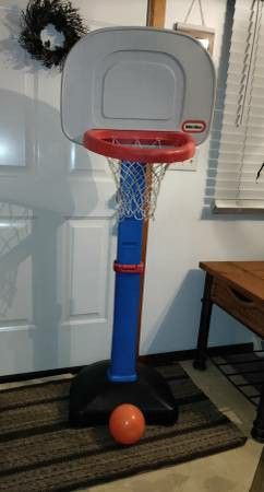 Little Tikes Adjustable Basketball Hoop and Ball! Great shape! 
