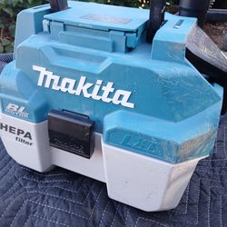 Makita 18v brushless wet/dry vacuum