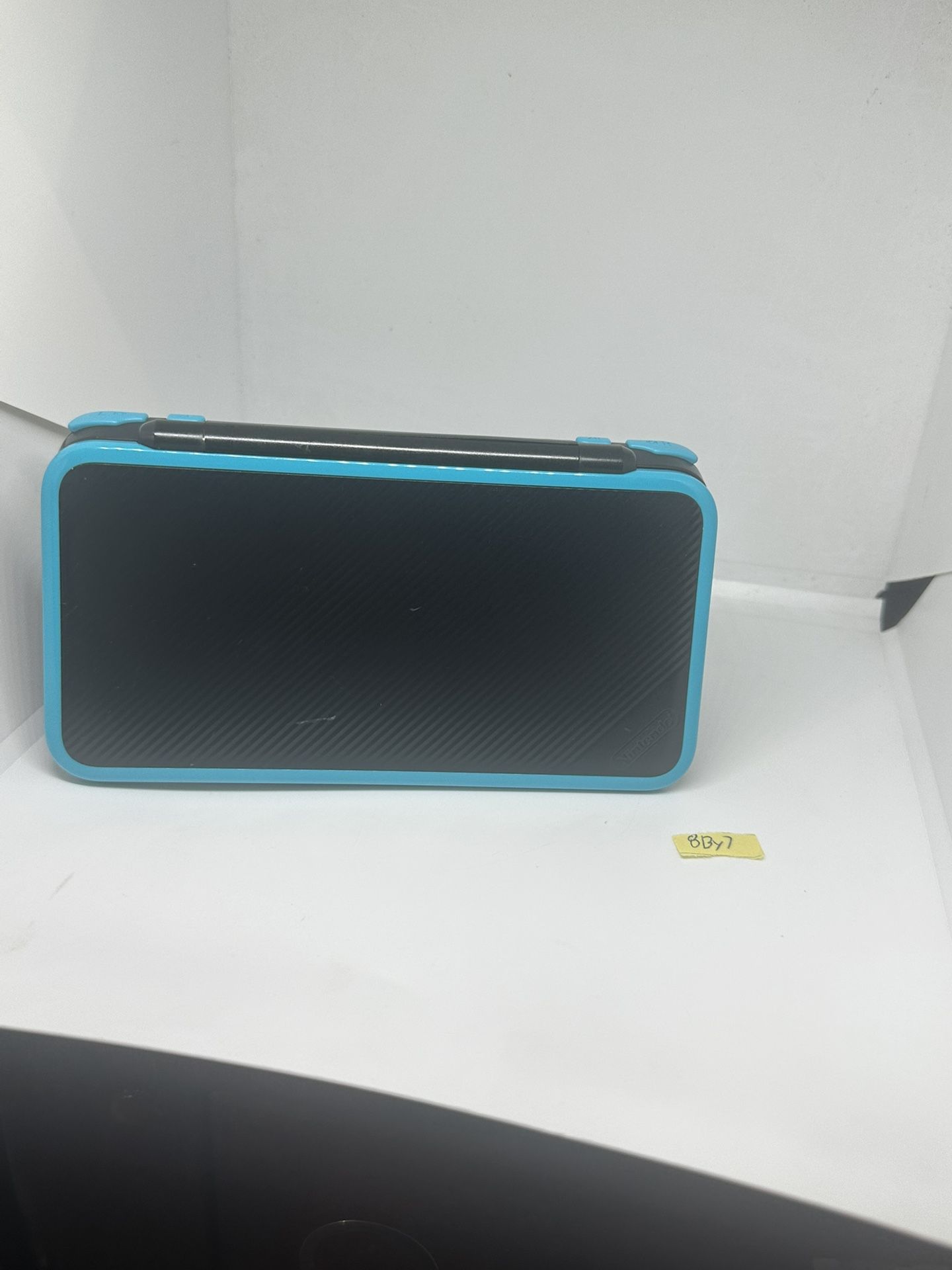 Nintendo 2DS LL