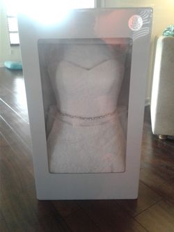 Ivory Strapless Wedding Dress size 4